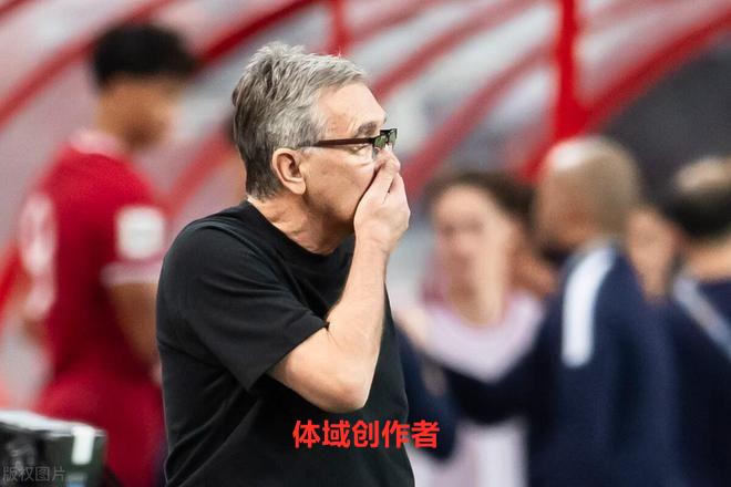 央视意外曝光国足首发，下狠手弃用3人，主场盼首胜