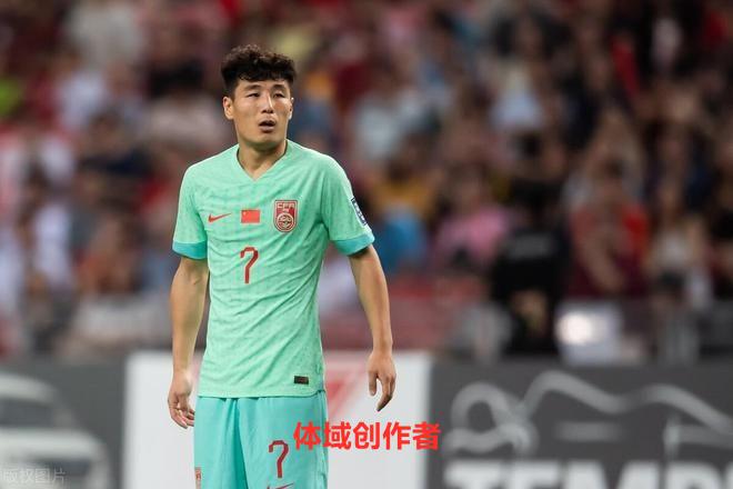 央视意外曝光国足首发，下狠手弃用3人，主场盼首胜